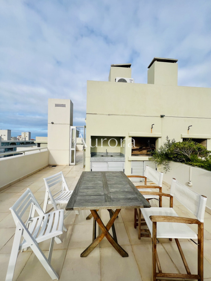 Apartamento ID.72 - Exclusivo apartamento de 2 dormitorios con parrillero propio. Punta del Este. 