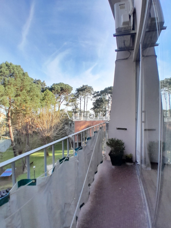Apartamento ID.74 - Apartamento en venta de 1 dormitorio y medio. Playa mansa. Punta del Este.