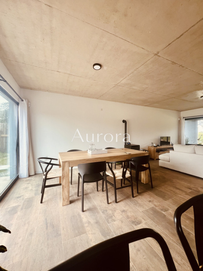 Casa ID.486 - Moderna casa, casi a estrenar, en alquiler de verano, en Punta del Este. 