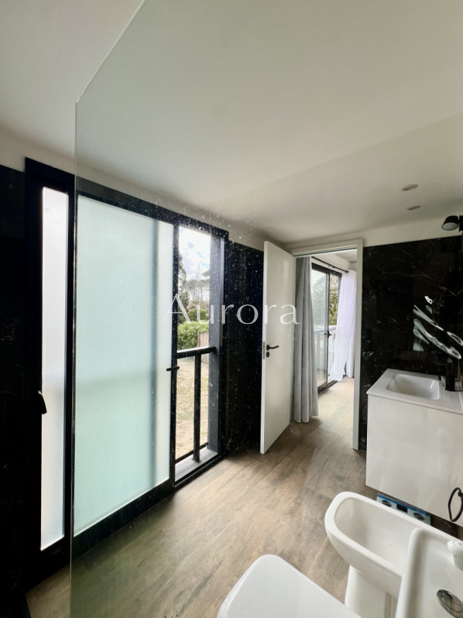 Casa ID.486 - Moderna casa, casi a estrenar, en alquiler de verano, en Punta del Este. 