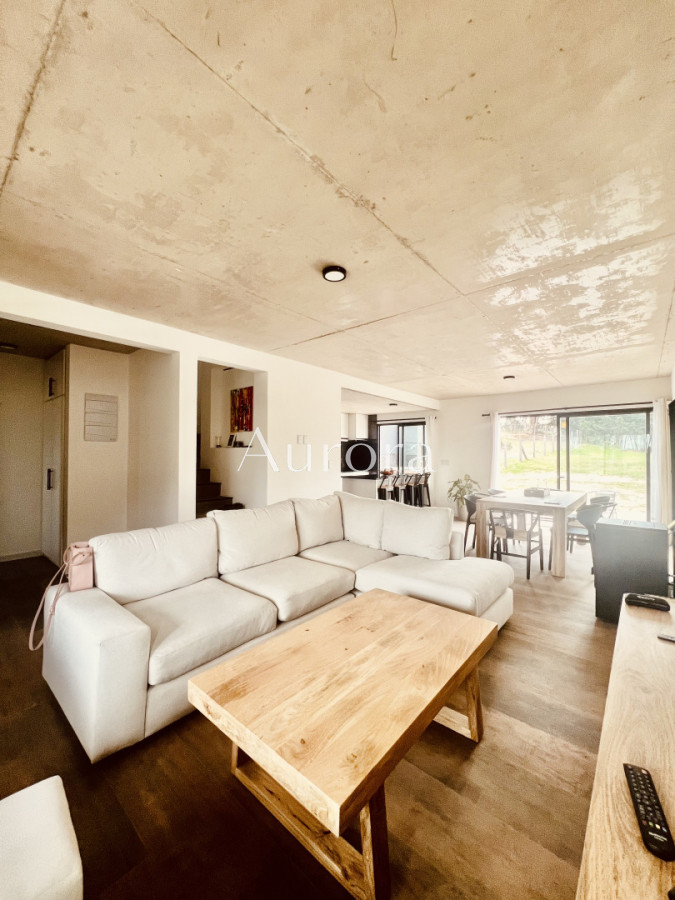 Casa ID.486 - Moderna casa, casi a estrenar, en alquiler de verano, en Punta del Este. 