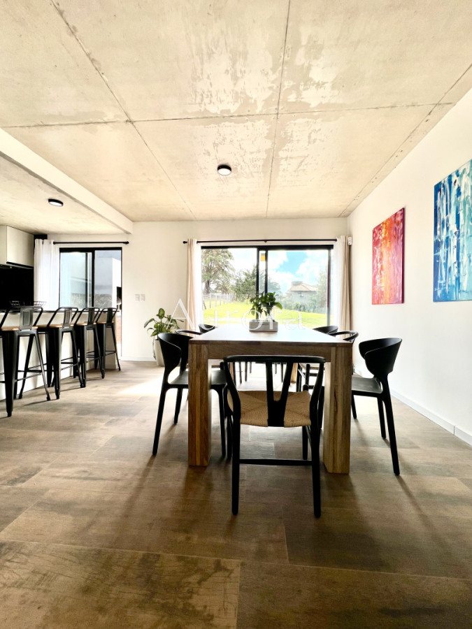 Casa ID.486 - Moderna casa, casi a estrenar, en alquiler de verano, en Punta del Este. 