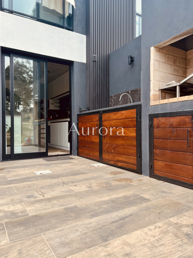 Casa ID.486 - Moderna casa, casi a estrenar, en alquiler de verano, en Punta del Este. 