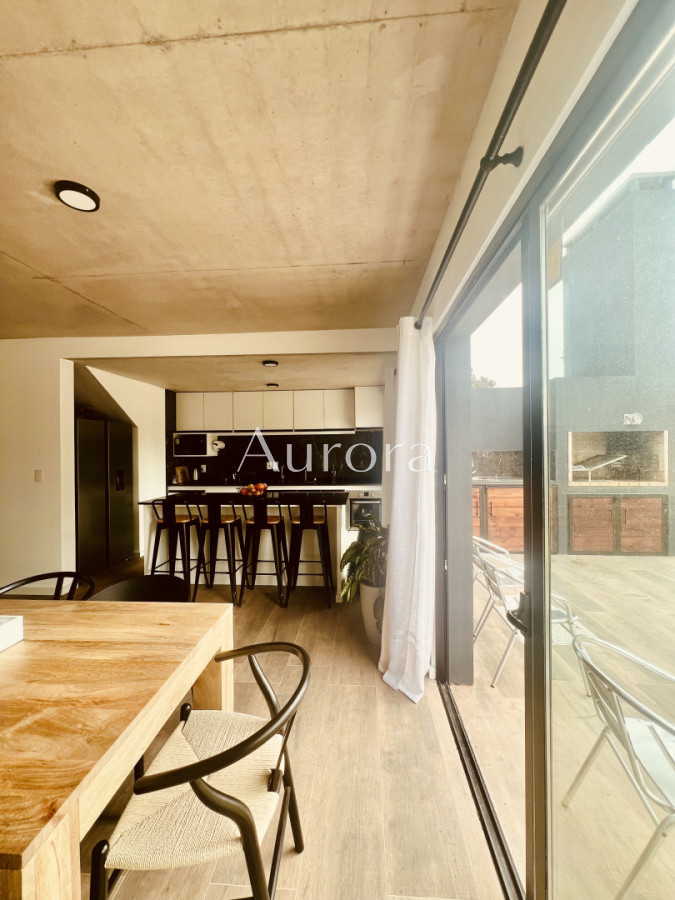 Casa ID.486 - Moderna casa, casi a estrenar, en alquiler de verano, en Punta del Este. 