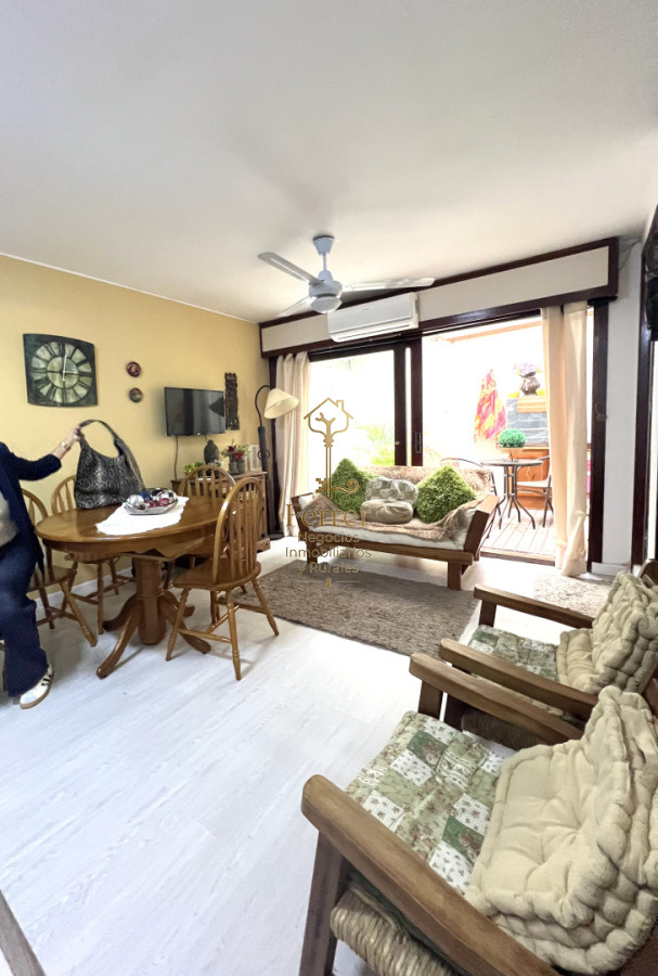 Apartamento ID.776 - Apartamento en venta, oportunidad en Península, Punta del Este. 