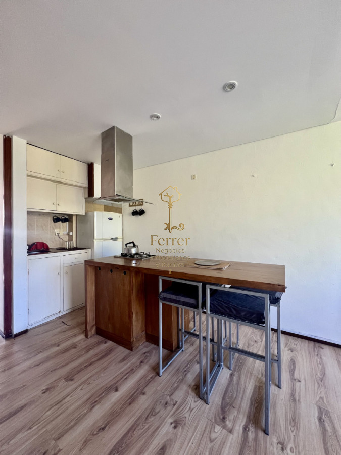 Apartamento ID.774 - Apartamento en venta de 1 dormitorio y medio. Playa mansa. Punta del Este.