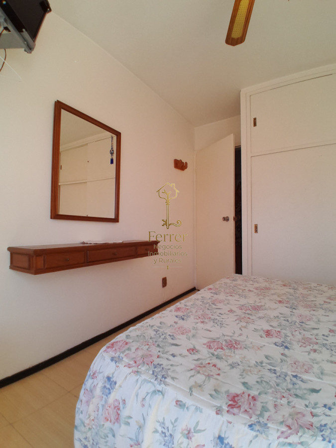 Apartamento ID.775 - Oportunidad de negocio! Apartamento de 2 dormitorios y 2 baños con bajos gastos! 