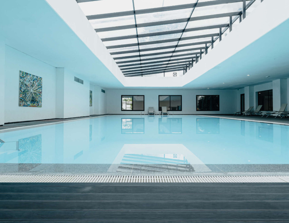 EN VENTA, amplio apartamento en Punta del Este con financiación directa hasta 100 cuotas, finaliza en el 2028. 1 dormitorio, 2 baños con garaje. 