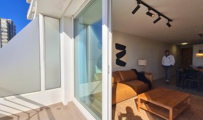 Amplio apartamento de 1 dormitorio y 2 baños con garaje, posible 1 dorm. y medio. 
