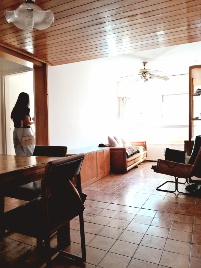 Oportunidad de negocio! Apartamento de 2 dormitorios y 2 baños con bajos gastos! 