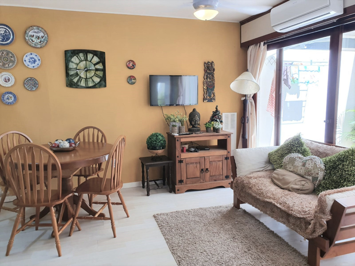 Apartamento en venta, oportunidad en Península, Punta del Este. 