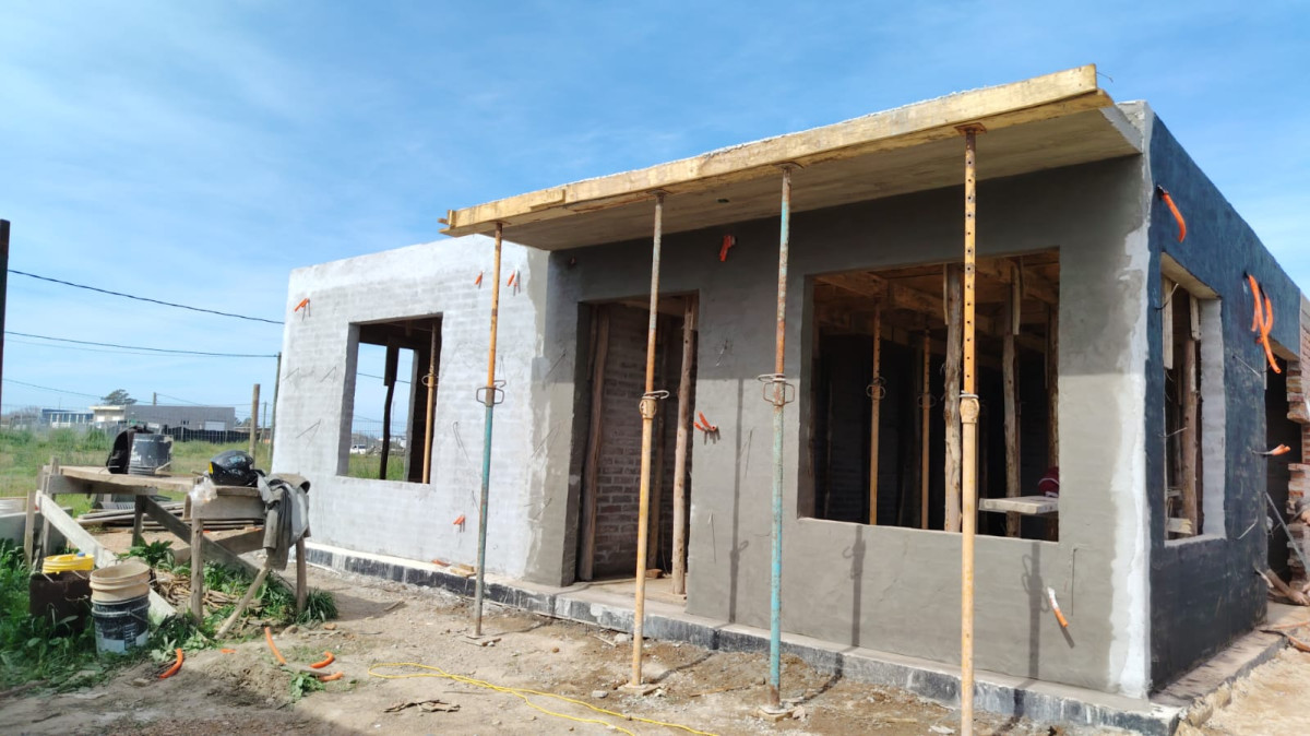 Precio en pozo. Casa construcción tradicional en Maldonado.