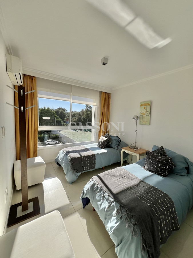 Apartamento ID.2581 - Apartamento dos dormitorios edificio Cruceros, punta del este 