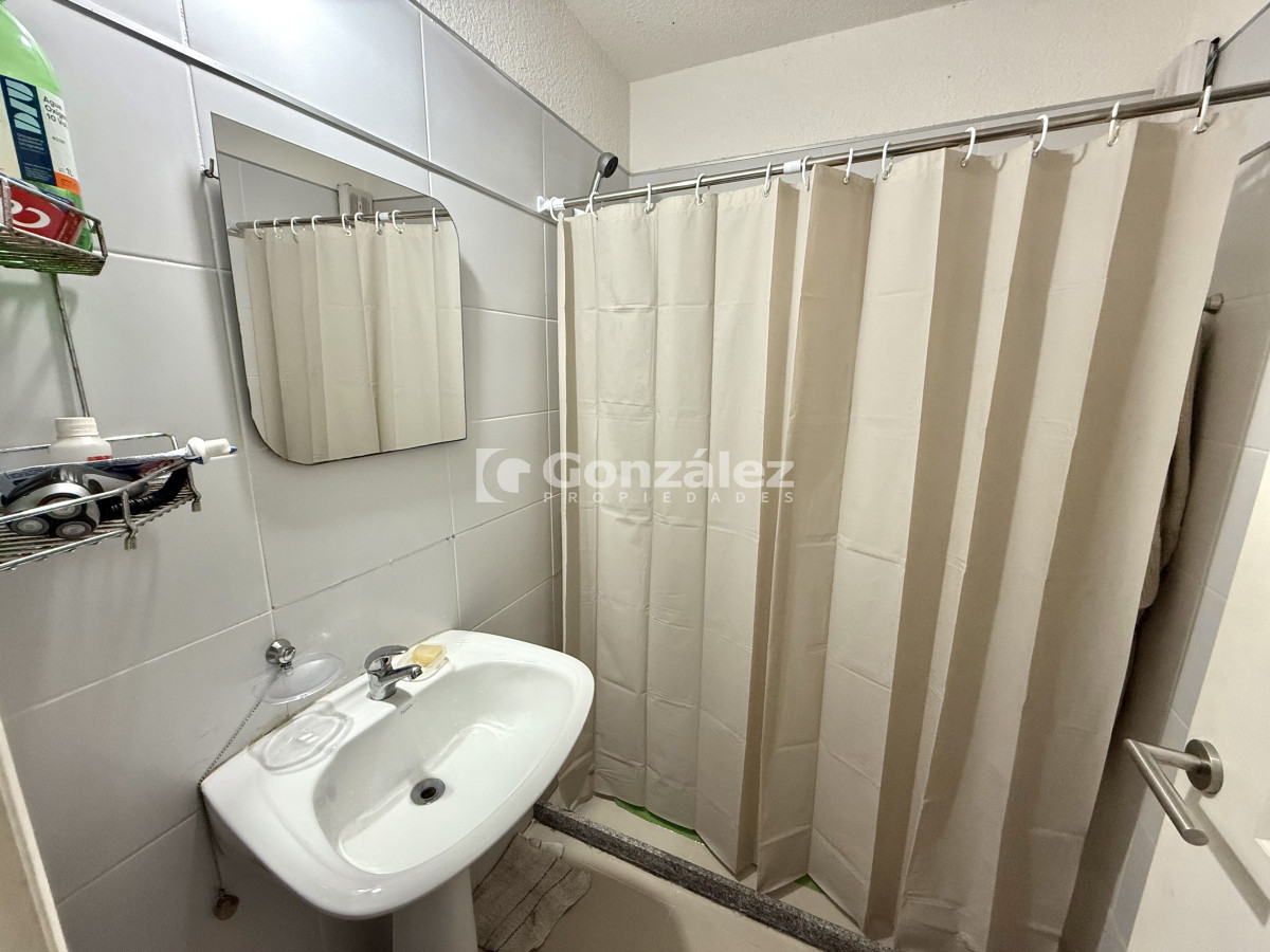 Apartamento ID.803 - Apartamento de 1 dormitorio en venta Piriápolis a 1 cuadra del mar