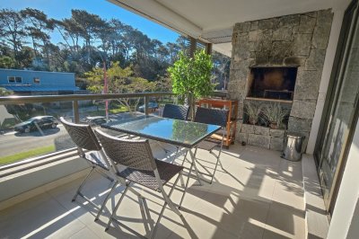 Apartamento un dormitorio y medio, edificio Unique Punta del Este