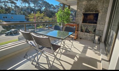 Apartamento un dormitorio y medio, edificio Unique Punta del Este