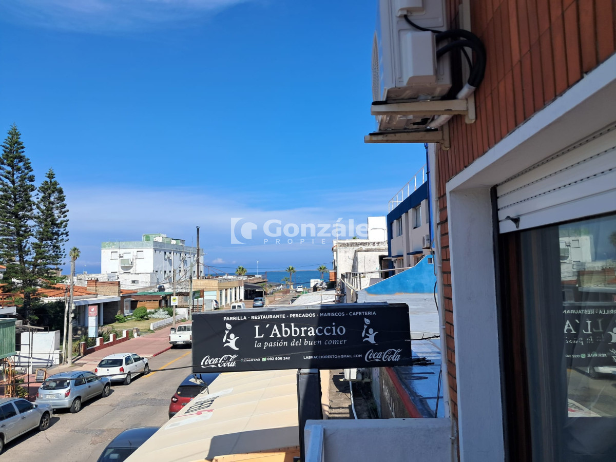 Casa ID.779 - 2 Propiedades a una cuadra del mar , zona centro
