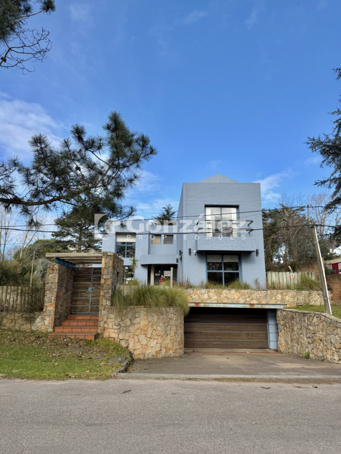 Casa ID.857 - Casa en venta Maldonado Nuevo Cantegril 5 dormitorios