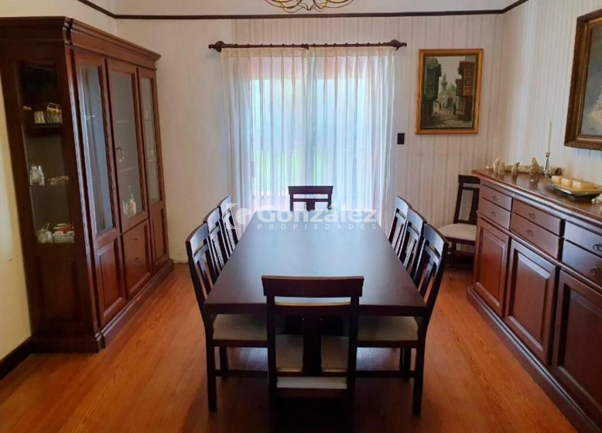 Casa ID.684 - Casa 4 dormitorios . Pocitos 
