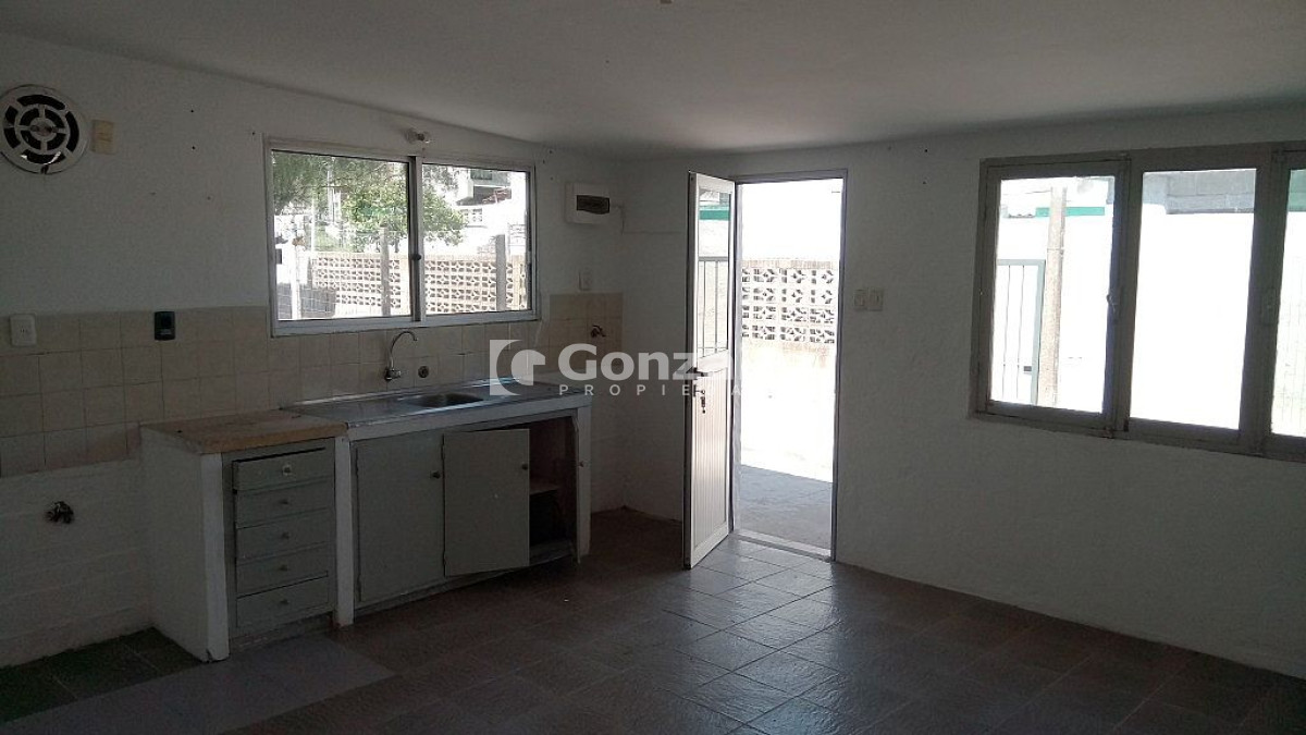 Casa ID.14 - PH en alquier anual Piriápolis centro $U 15.500