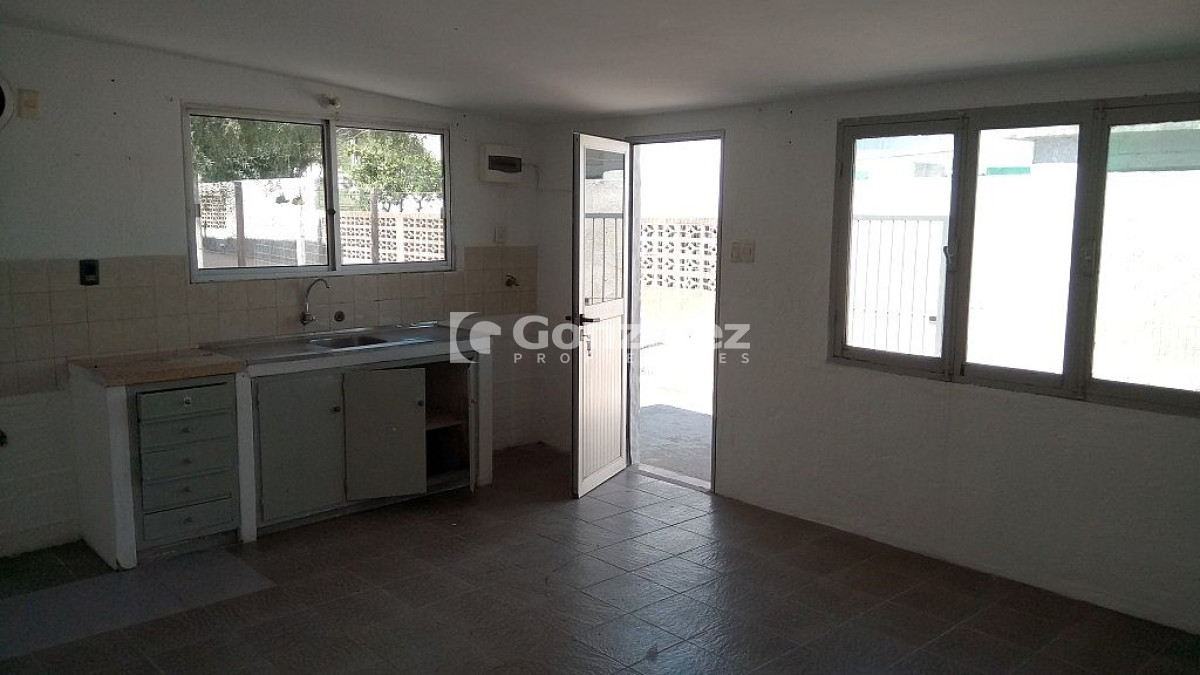 Casa ID.14 - PH en alquier anual Piriápolis centro $U 15.500
