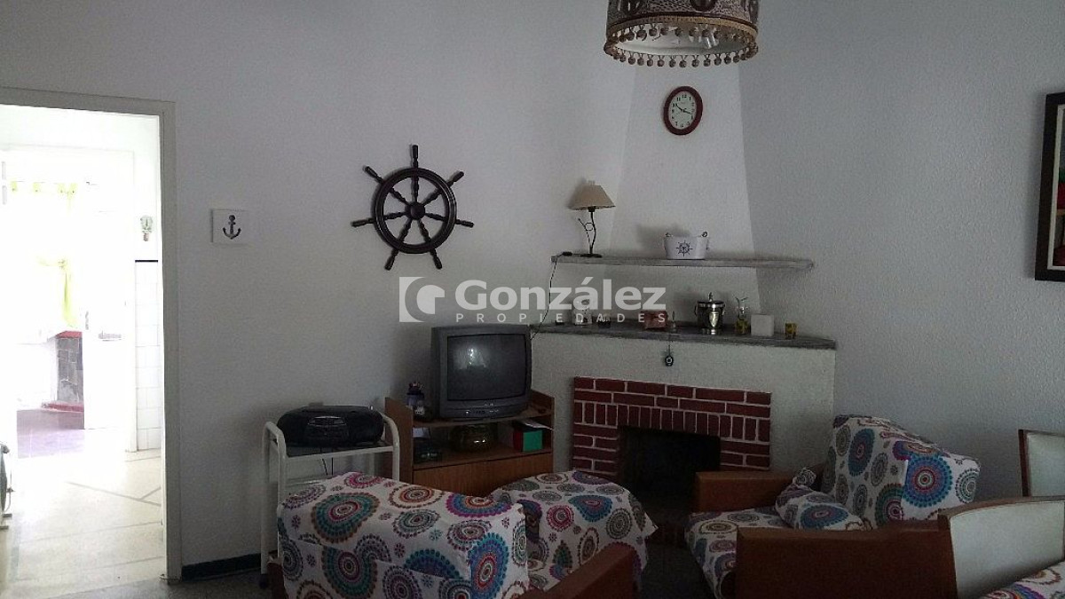 Casa ID.221 - TALCAHUANO entre Avenida Piria y Uruguay