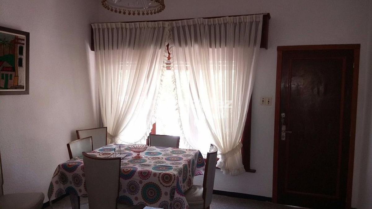 Casa ID.221 - TALCAHUANO entre Avenida Piria y Uruguay