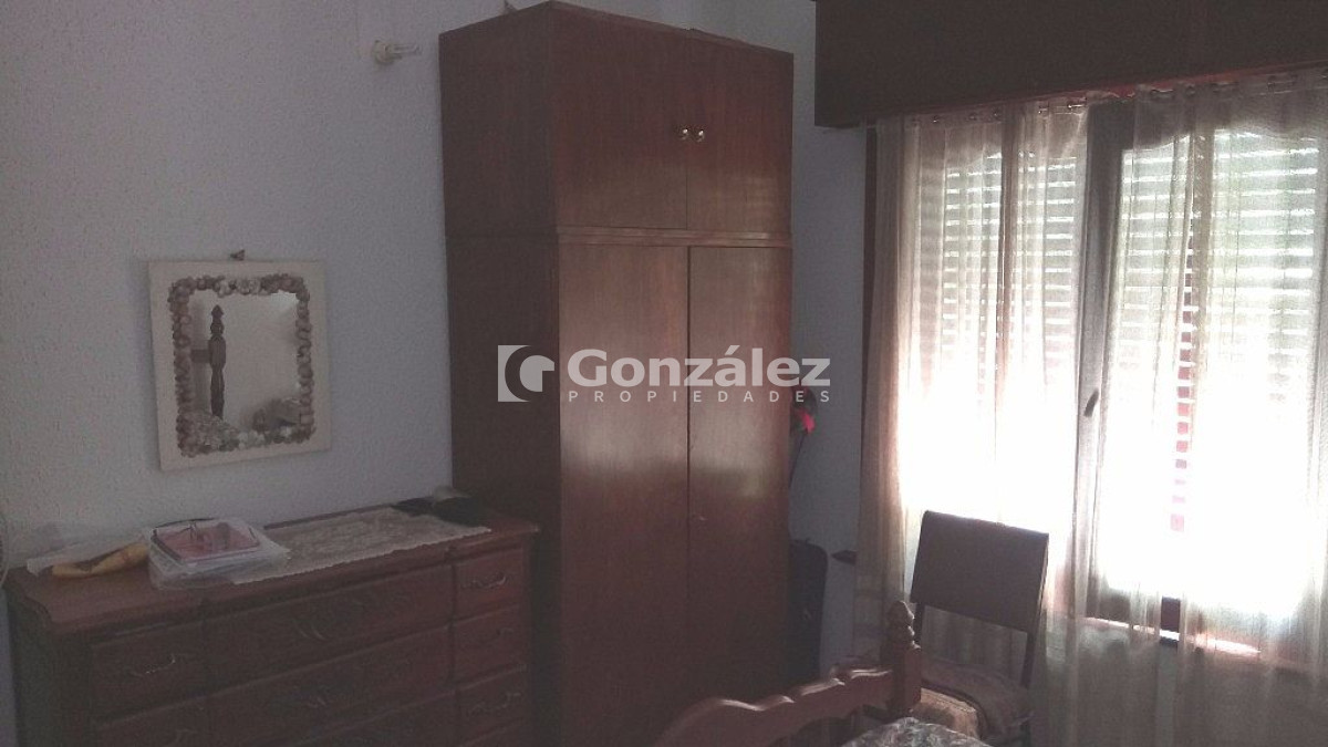 Casa ID.221 - TALCAHUANO entre Avenida Piria y Uruguay