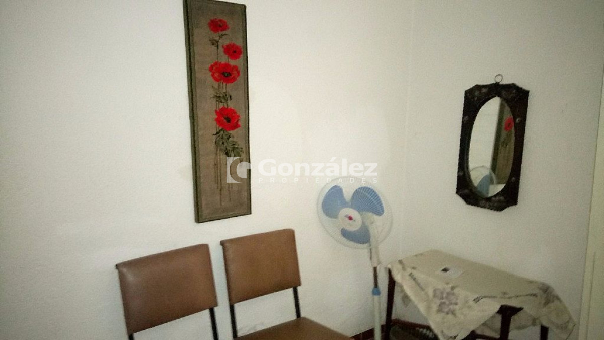 Casa ID.221 - TALCAHUANO entre Avenida Piria y Uruguay