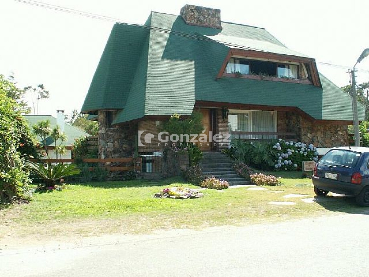 Casa ID.219 - Costa Rica casi Surinam