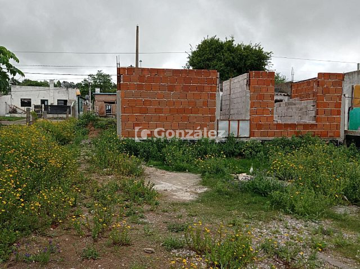 Casa ID.182 - Fco. Bonilla entre C.Silva y F.Sanchez