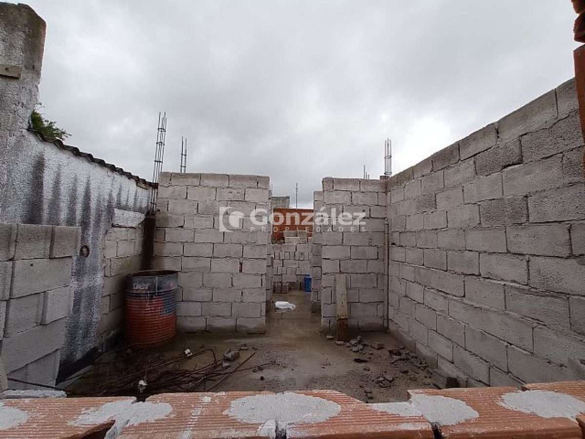Casa ID.182 - Fco. Bonilla entre C.Silva y F.Sanchez