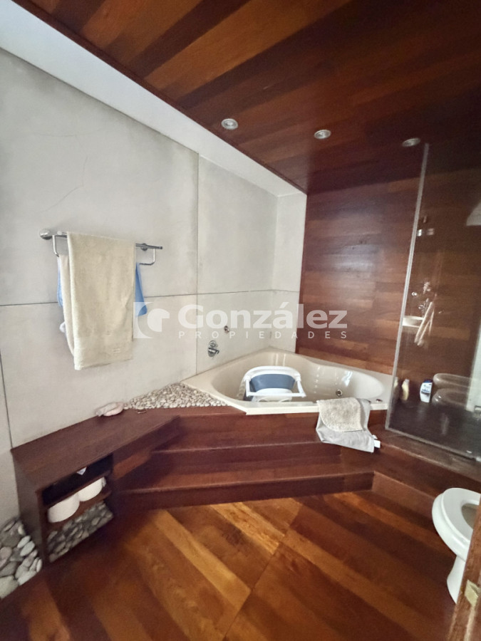 Casa ID.857 - Casa en venta Maldonado Nuevo Cantegril 5 dormitorios