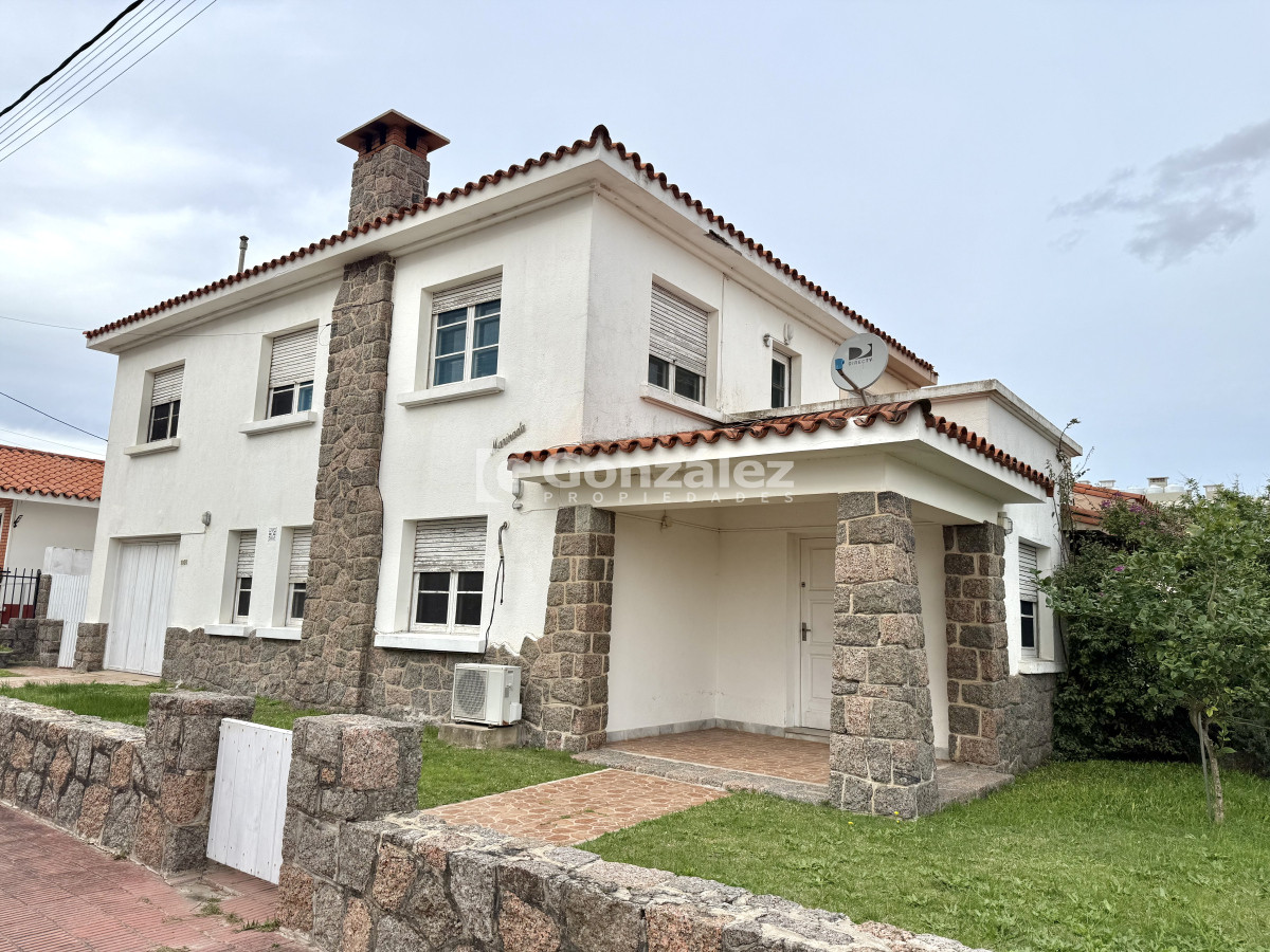 Casa ID.793 - Casa en venta Piriapolis a una cuadra del mar