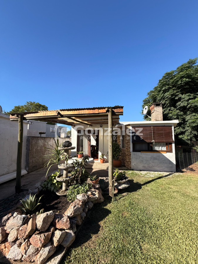 Casa ID.828 - Casa en venta dos dormitorios Barrio Villa Delia Maldonado