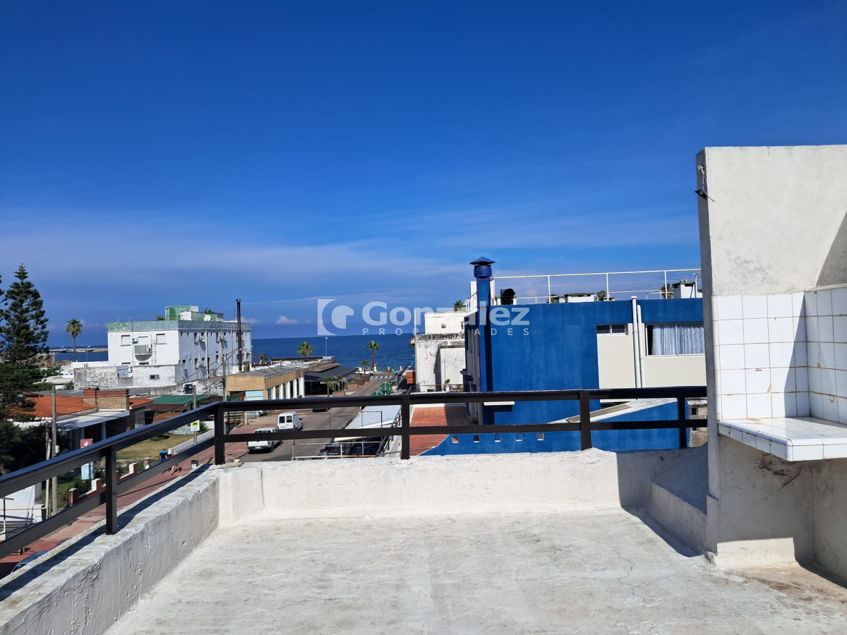 Casa ID.779 - 2 Propiedades a una cuadra del mar , zona centro