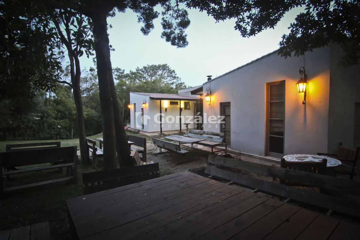 Casa ID.638 - Hermosa Construcción con amplio Jardin en Punta Ballena.
