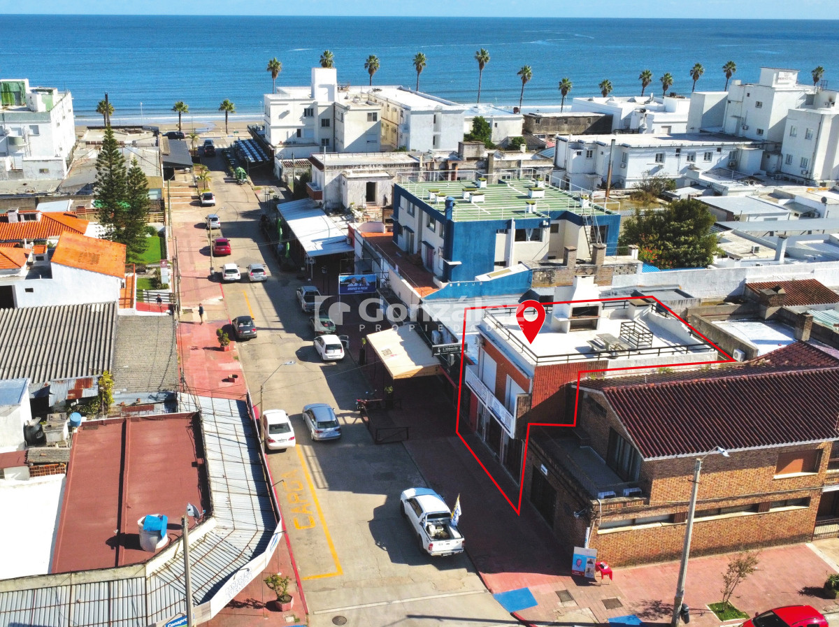 Casa ID.779 - 2 Propiedades a una cuadra del mar , zona centro