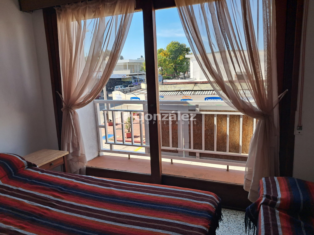 Casa ID.779 - 2 Propiedades a una cuadra del mar , zona centro