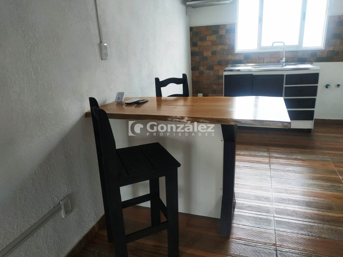 Casa ID.799 - Alquiler anual a una cuadra del mar 