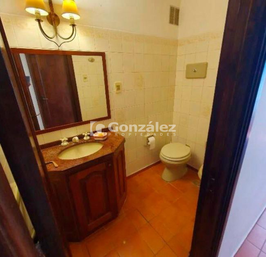Casa ID.684 - Casa 4 dormitorios . Pocitos 