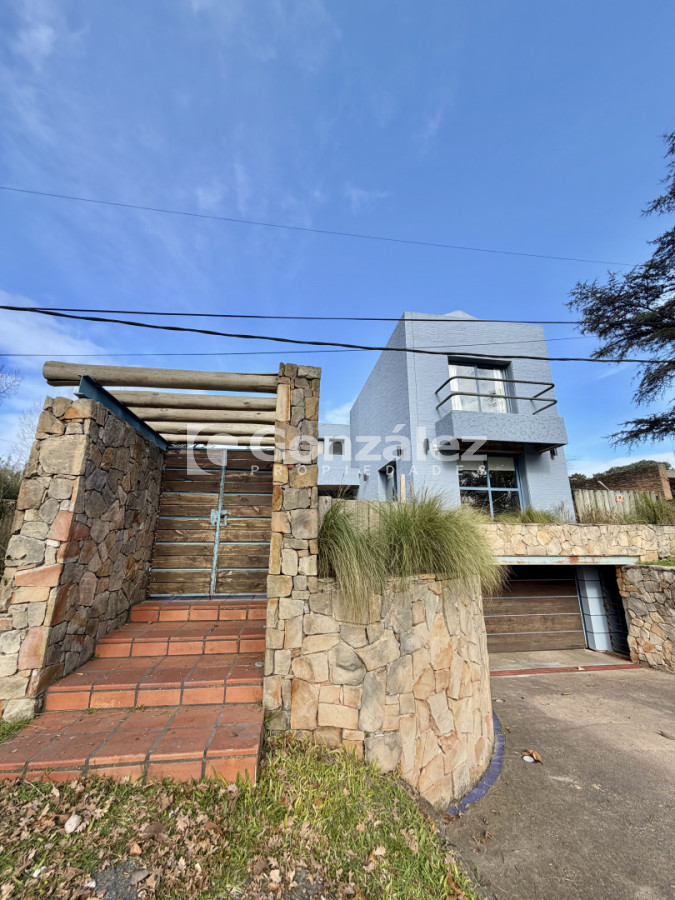 Casa ID.857 - Casa en venta Maldonado Nuevo Cantegril 5 dormitorios