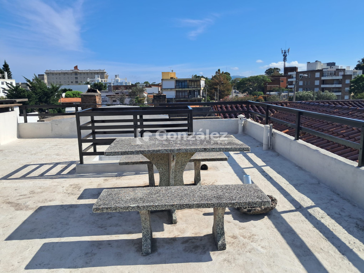 Casa ID.779 - 2 Propiedades a una cuadra del mar , zona centro