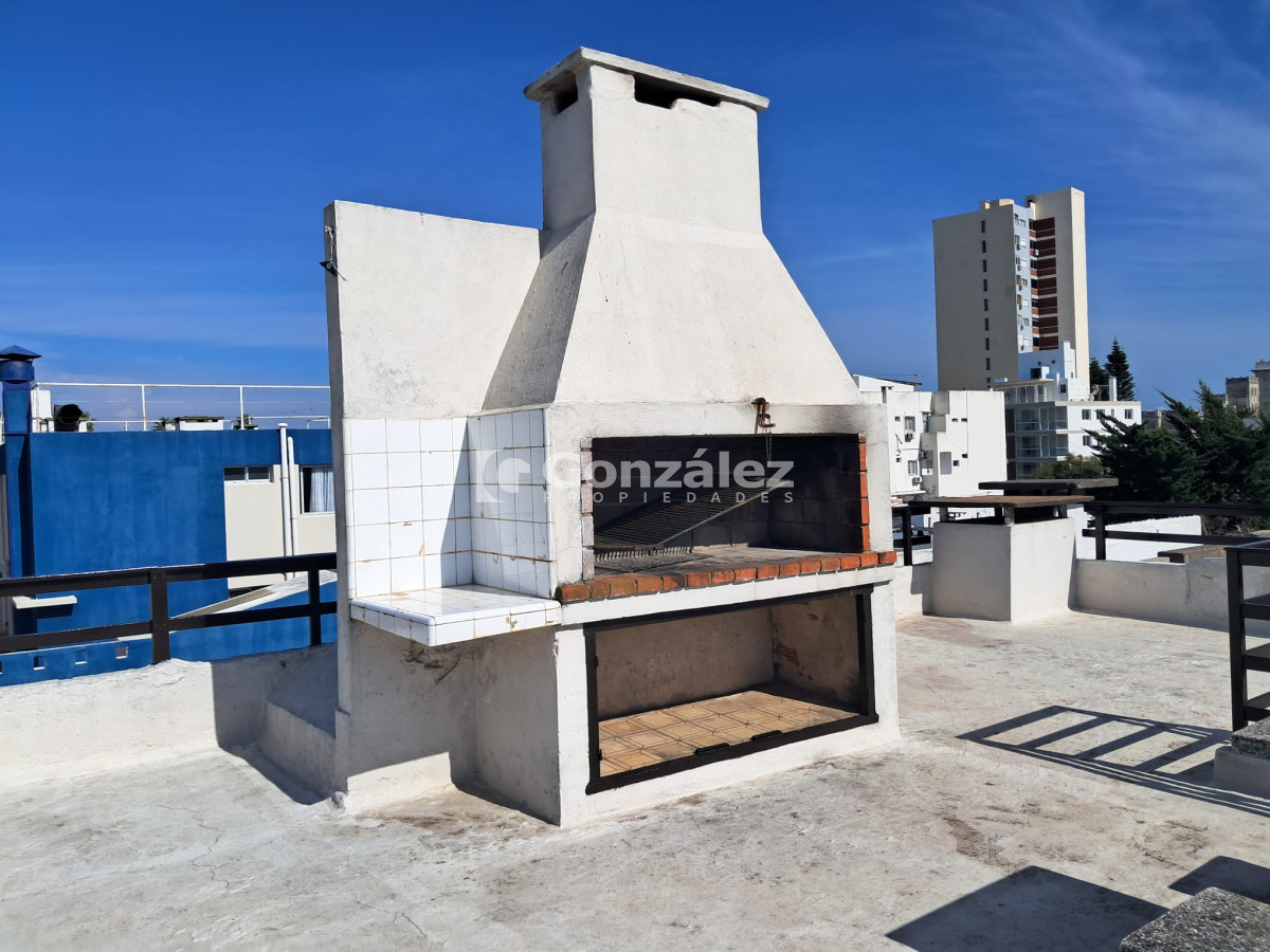 Casa ID.779 - 2 Propiedades a una cuadra del mar , zona centro