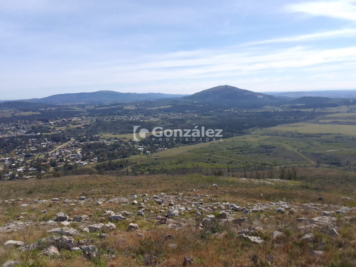 Casa ID.720 - Casa en venta barrio La Falda Piriápolis 1046 m2 terreno