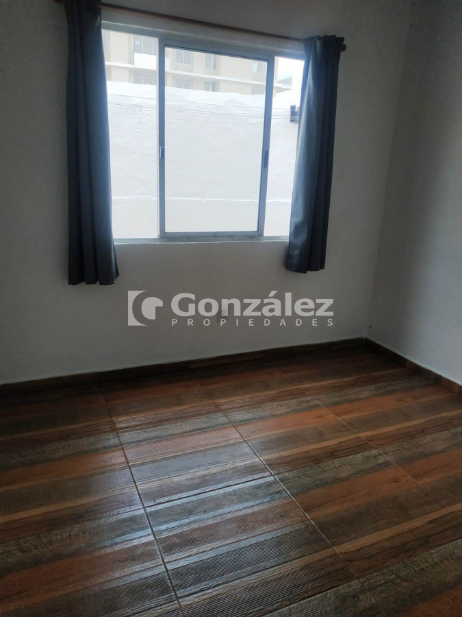 Casa ID.799 - Alquiler anual a una cuadra del mar 