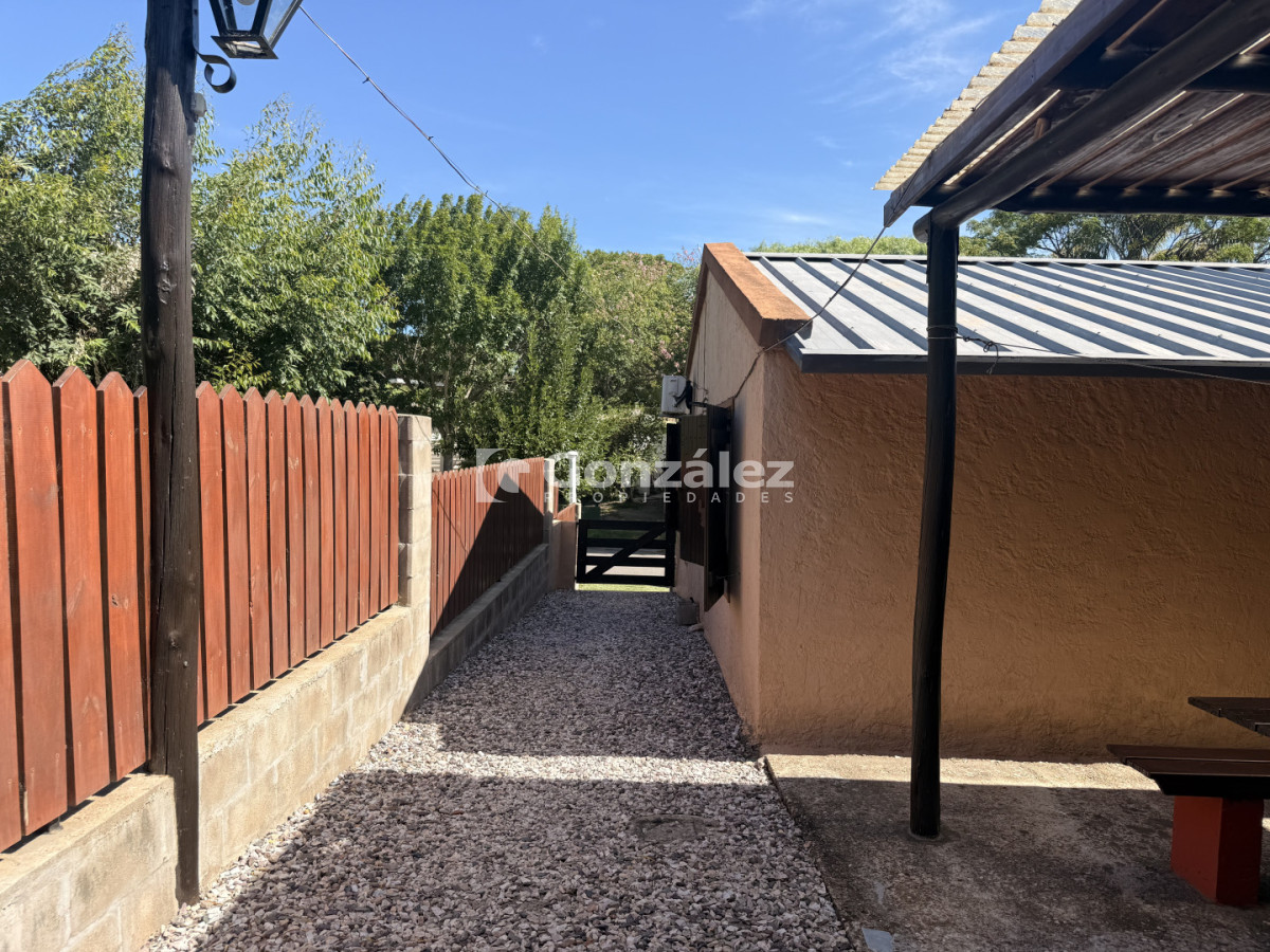 Casa ID.829 - Oportunidad de inversión 6 casas en un mismo padrón