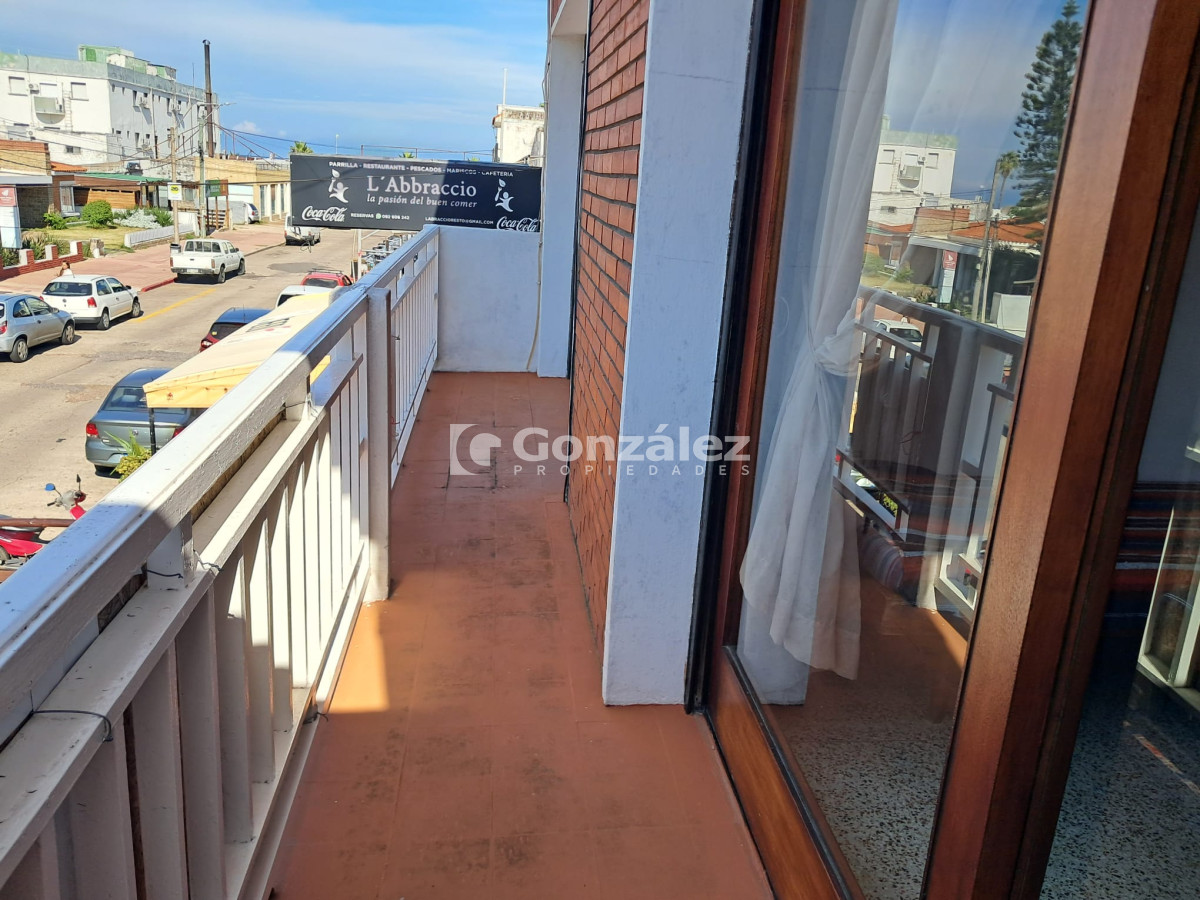 Casa ID.779 - 2 Propiedades a una cuadra del mar , zona centro
