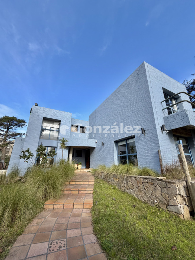 Casa ID.857 - Casa en venta Maldonado Nuevo Cantegril 5 dormitorios