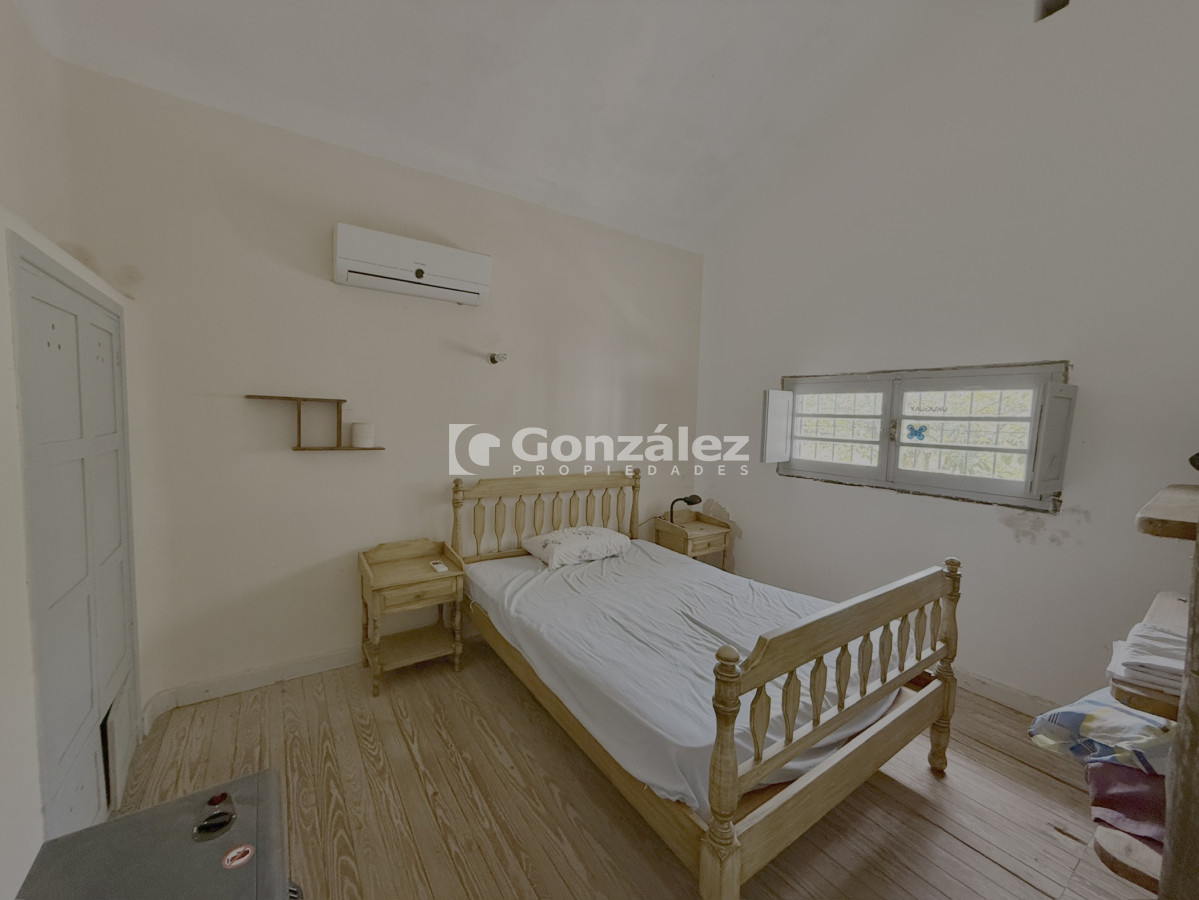 Casa ID.821 - Casa con apartamento independiente a una cuadra playa balneario Las Flores Piriápolis